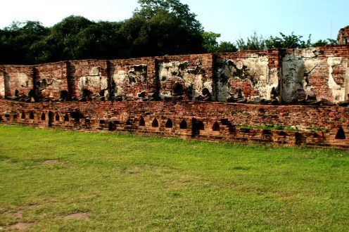 Headless Buddha ruins